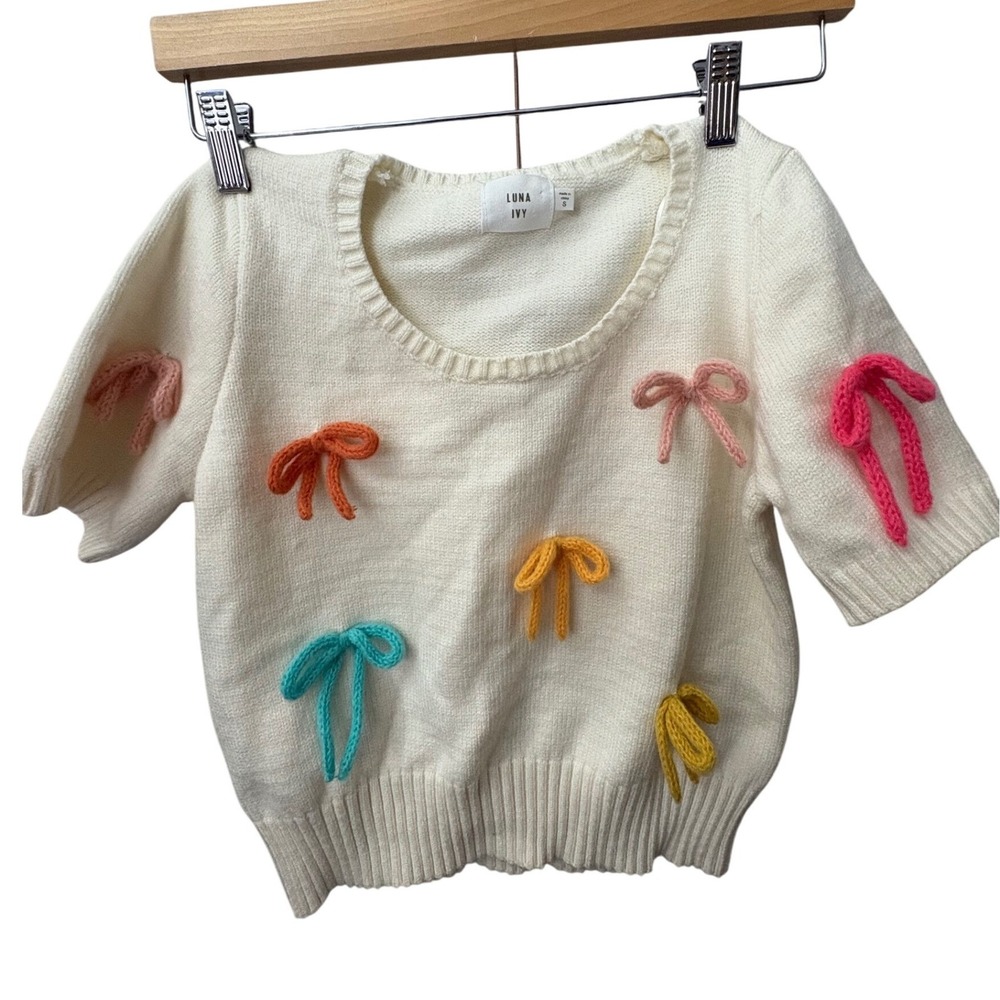 Luna Ivy Cream Knit Sweater with Colorful 3D Yarn Bows‎ Women's Size Small